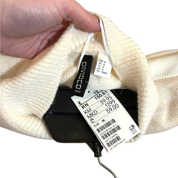 H&M Divided Jacquard-Knit purple and cream landscape mock neck sweater size M - Picture 4 of 5